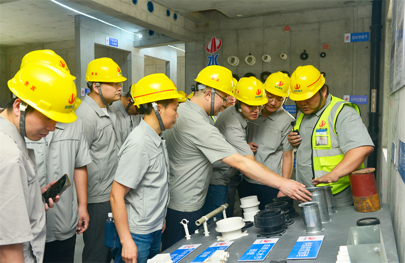 为进一步推进优质客户高效履约，提升交付品质、达成客户满意，2025年6月25日，evo视讯建设集团在上海组织召开2025年越秀地产、华润置业客户履约推进会。